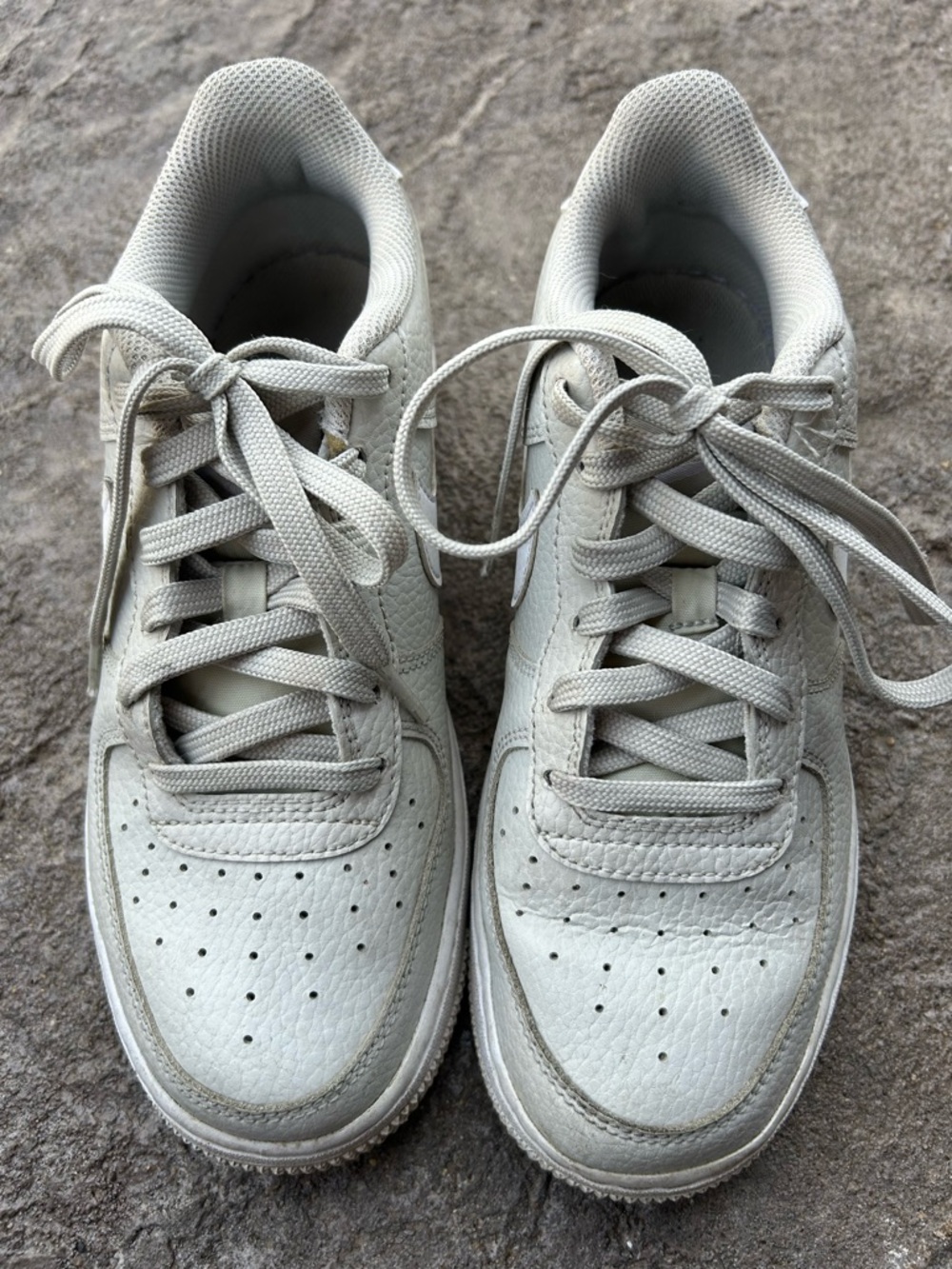 Nike Air Force One Youth 5.5 Light Bone EUC